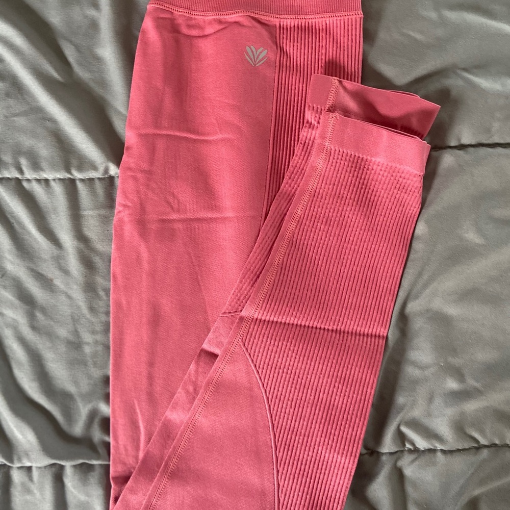 Bubble Gum Pink Seamless Leggings